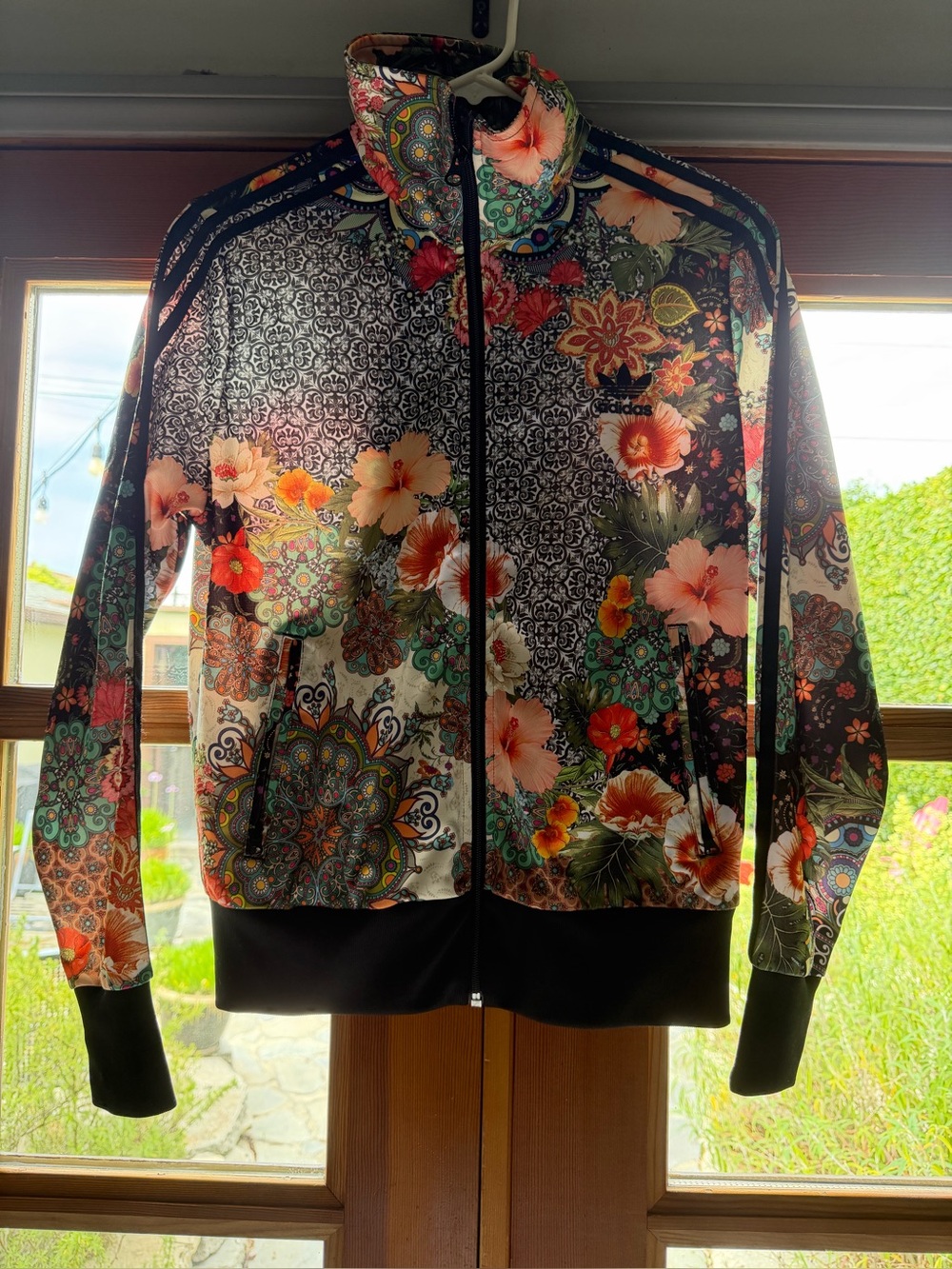 Rare, adidas  x Farm Jardim Agharta Floral  Track Jacket Size : medium